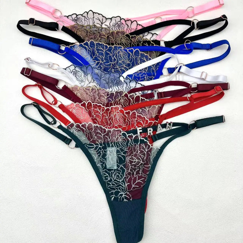 String personnalisé transparent à l’avant pour femme