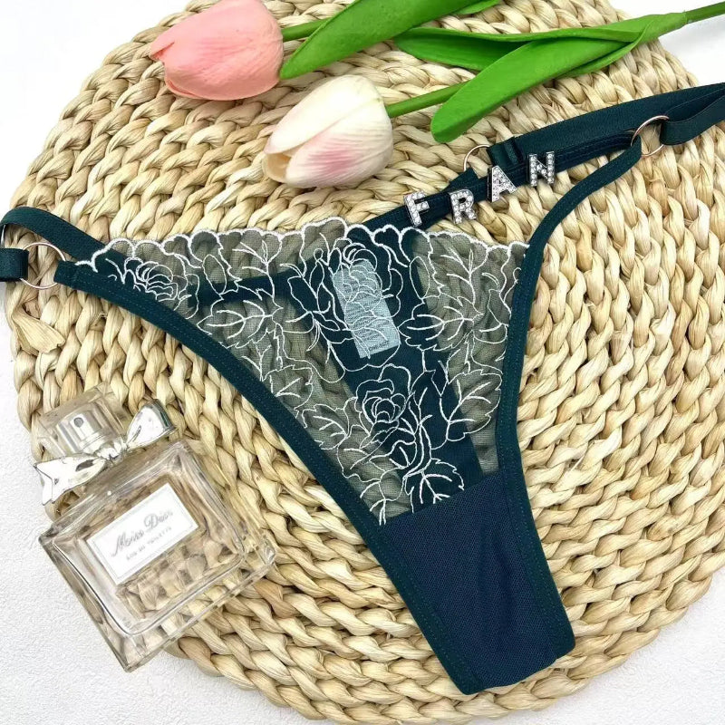 String personnalisé transparent à l’avant sexy