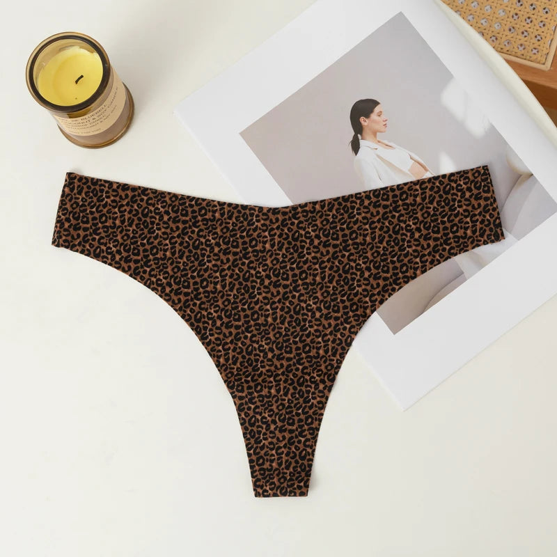 String pour femme léopard