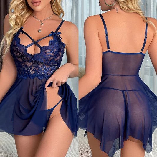 Nuisette courte en dentelle et voile et string