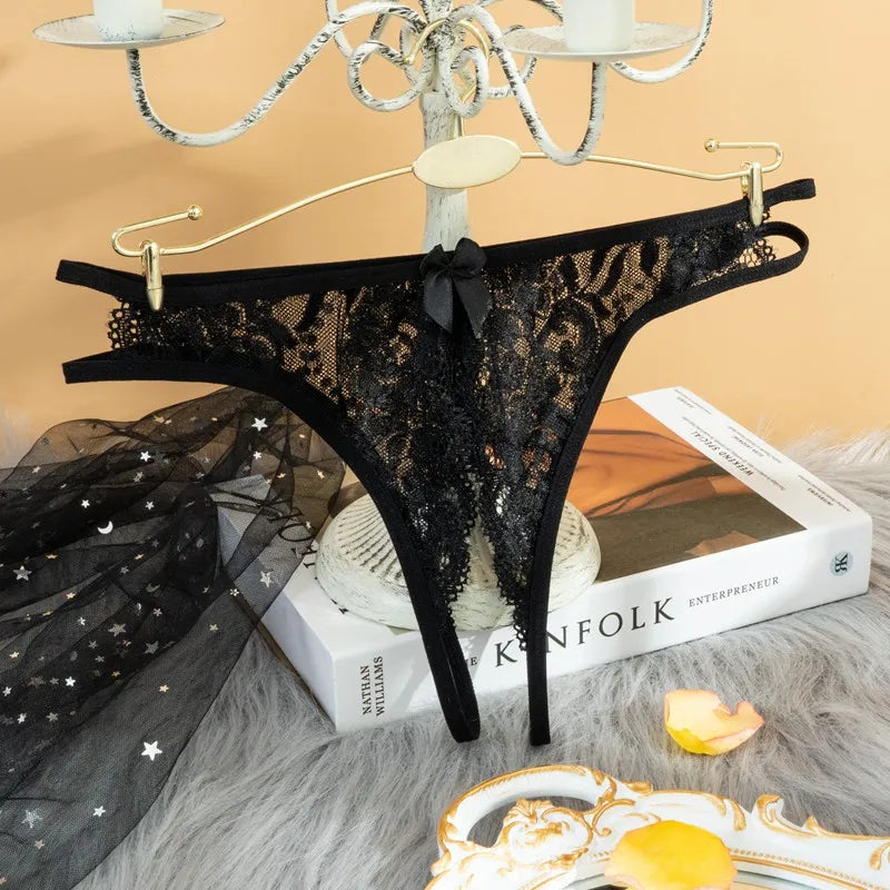 String dentelle noir ouvert 